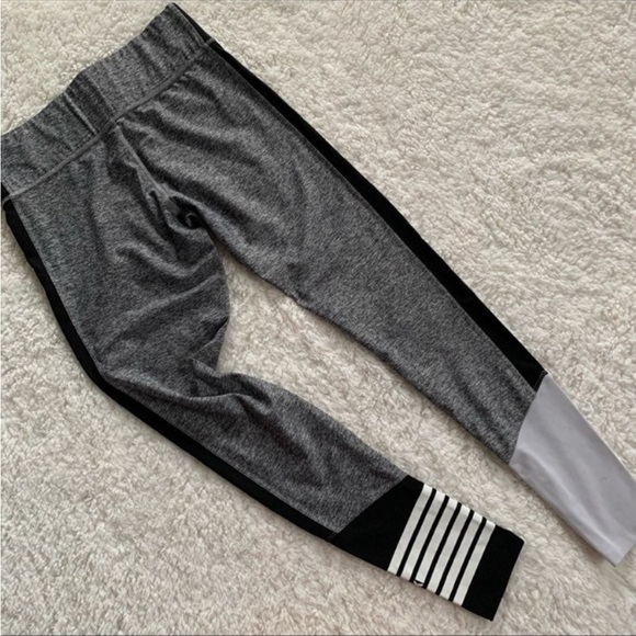 Victoria’s Secret PINK ultimate leggings gray black size small - Picture 11 of 12